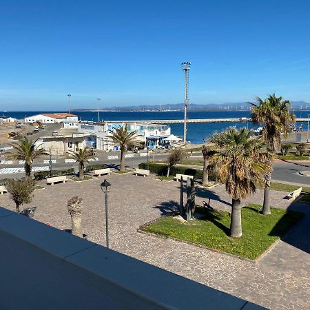 Attici Con Terrazzo Vista Mare Διαμέρισμα Calasetta Εξωτερικό φωτογραφία