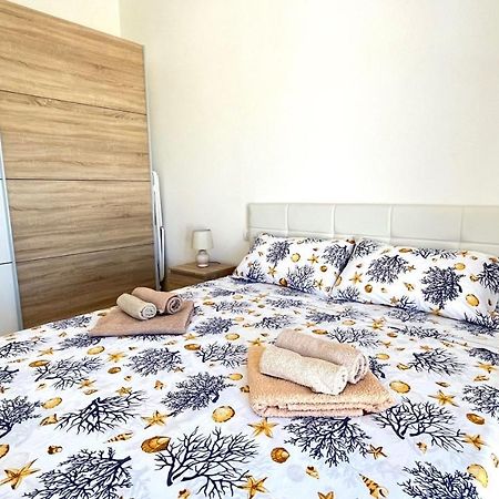 Attici Con Terrazzo Vista Mare Διαμέρισμα Calasetta Εξωτερικό φωτογραφία