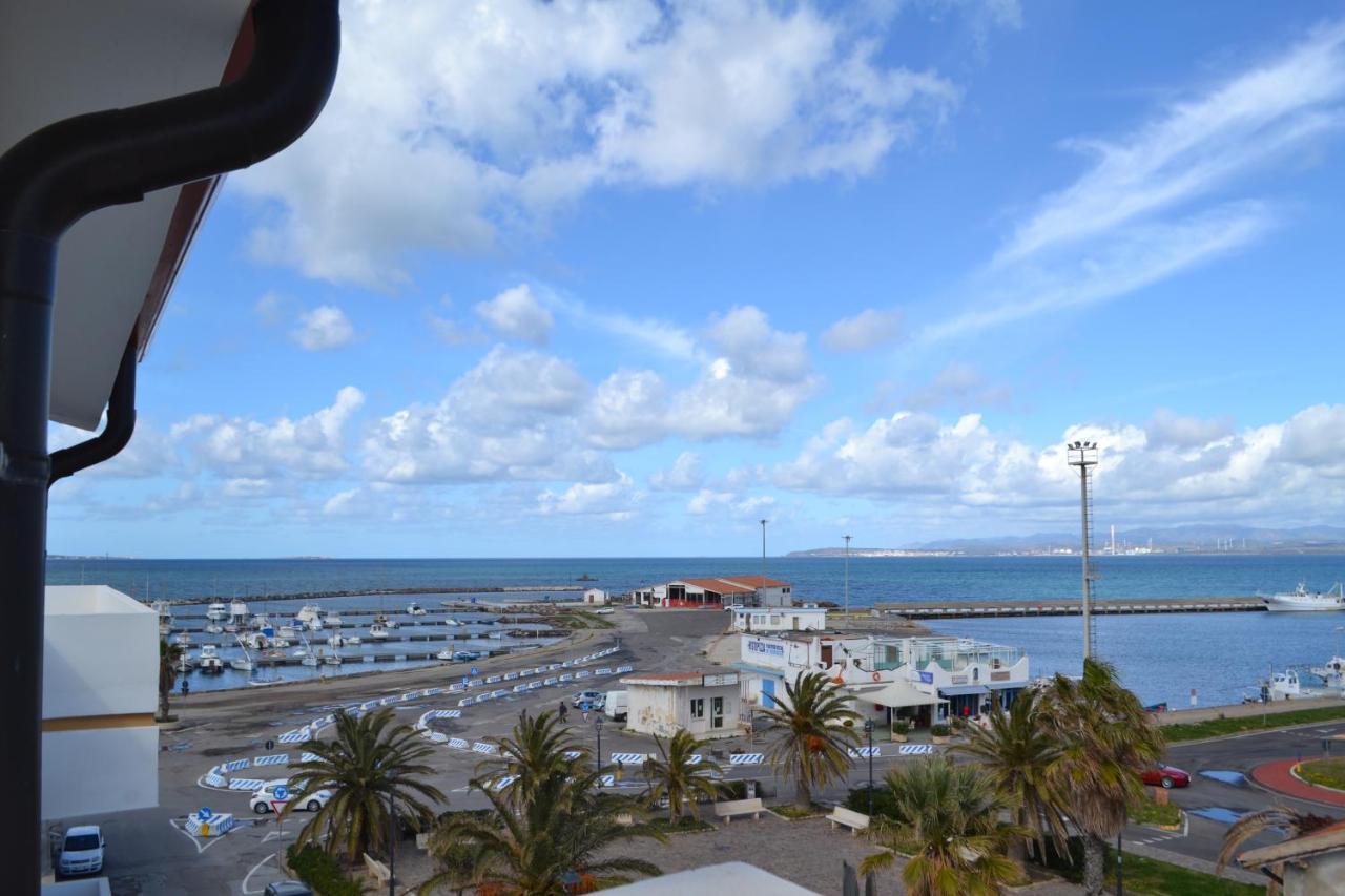Attici Con Terrazzo Vista Mare Διαμέρισμα Calasetta Εξωτερικό φωτογραφία