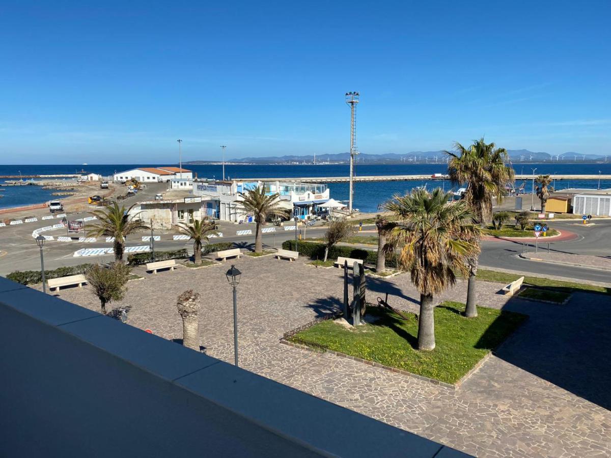 Attici Con Terrazzo Vista Mare Διαμέρισμα Calasetta Εξωτερικό φωτογραφία