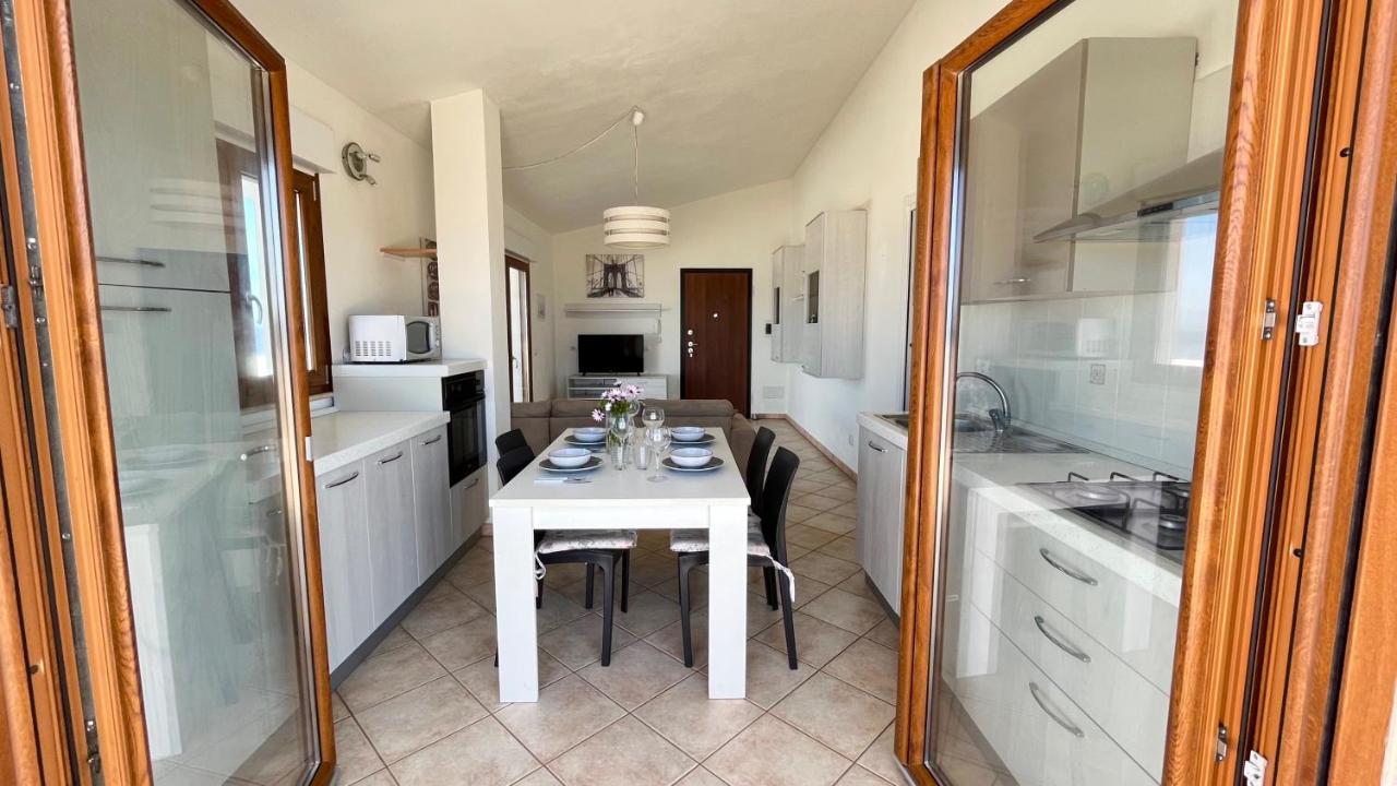 Attici Con Terrazzo Vista Mare Διαμέρισμα Calasetta Εξωτερικό φωτογραφία