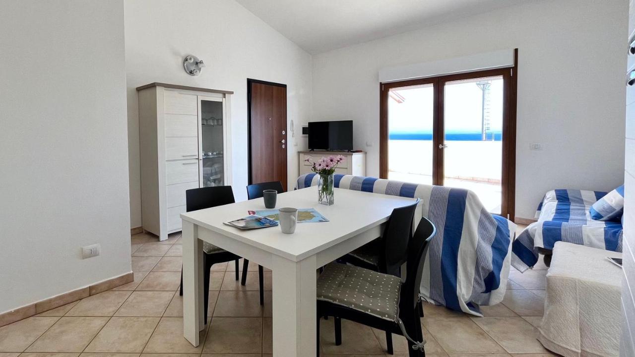 Attici Con Terrazzo Vista Mare Διαμέρισμα Calasetta Εξωτερικό φωτογραφία