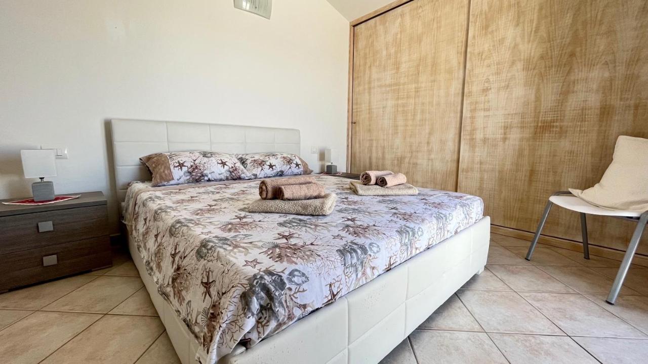 Attici Con Terrazzo Vista Mare Διαμέρισμα Calasetta Εξωτερικό φωτογραφία