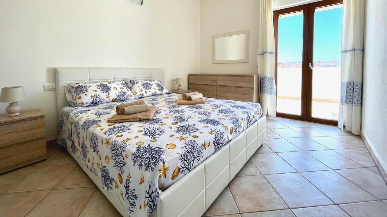 Attici Con Terrazzo Vista Mare Διαμέρισμα Calasetta Εξωτερικό φωτογραφία