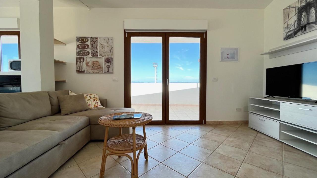 Attici Con Terrazzo Vista Mare Διαμέρισμα Calasetta Εξωτερικό φωτογραφία