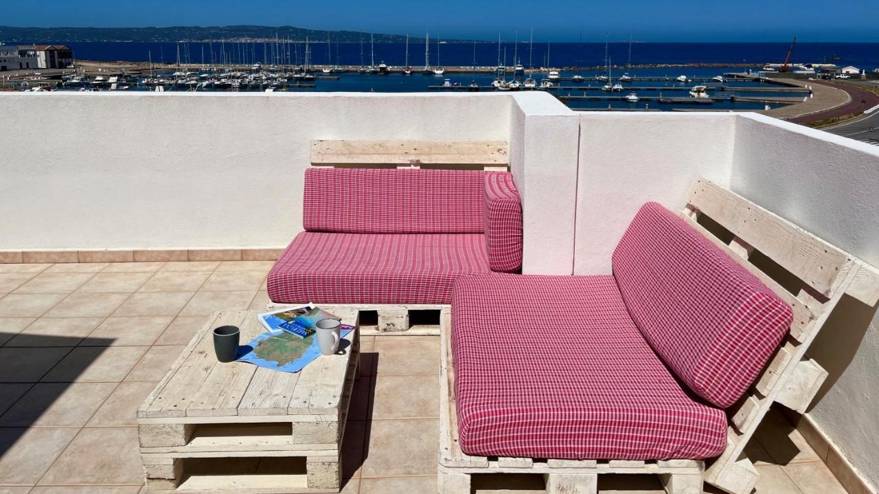 Attici Con Terrazzo Vista Mare Διαμέρισμα Calasetta Εξωτερικό φωτογραφία