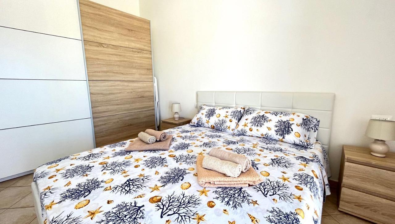 Attici Con Terrazzo Vista Mare Διαμέρισμα Calasetta Εξωτερικό φωτογραφία