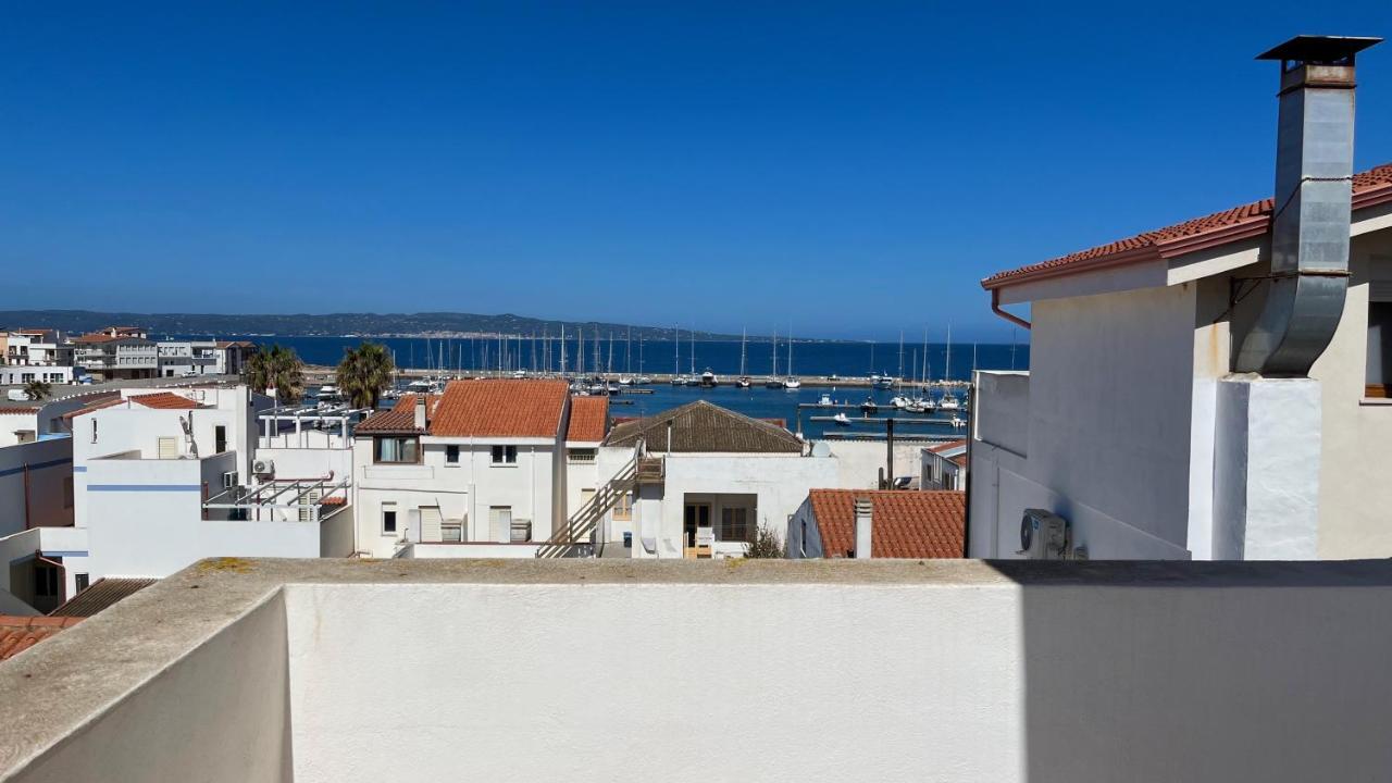 Attici Con Terrazzo Vista Mare Διαμέρισμα Calasetta Εξωτερικό φωτογραφία